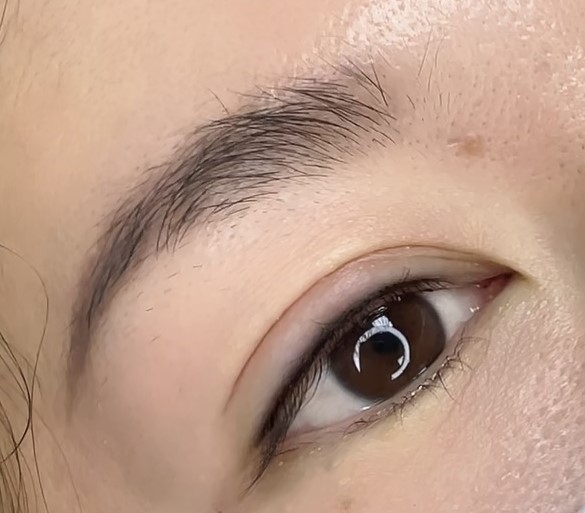 eyeliner brow